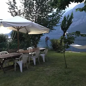 L For , Mandello del Lario Italië